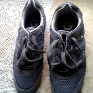 Ladies Sneakers(NWOT)